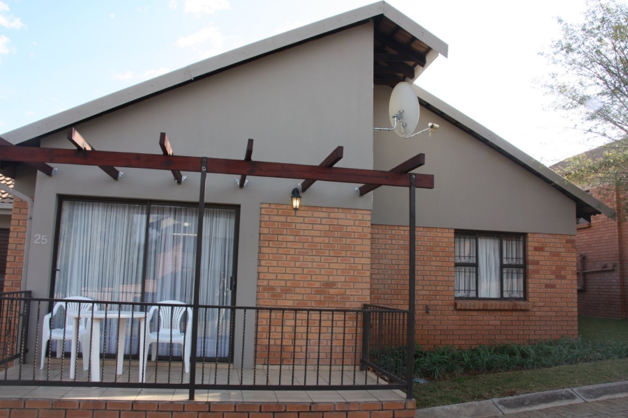 2 Bedroom Property for Sale in Langenhovenpark Free State